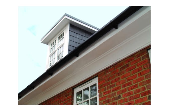Modern Exterior Wall Cornice with Simple Decor